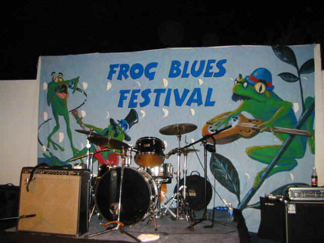 FrogBlues03 007.jpg (64293 bytes)