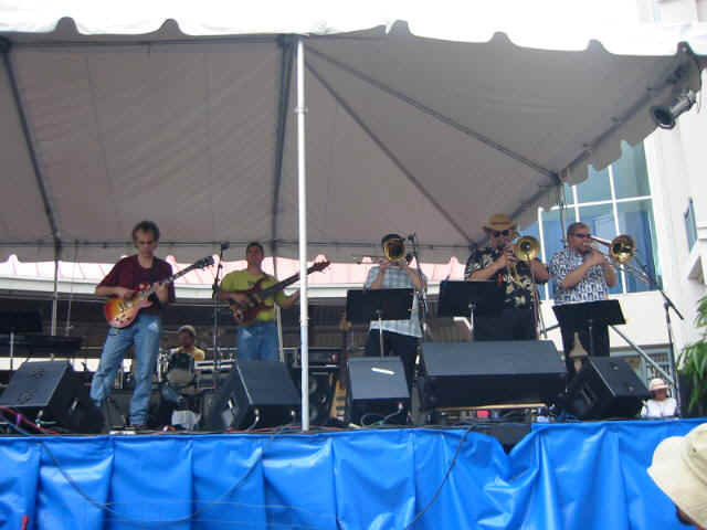 Fest 03 281.jpg (57729 bytes)